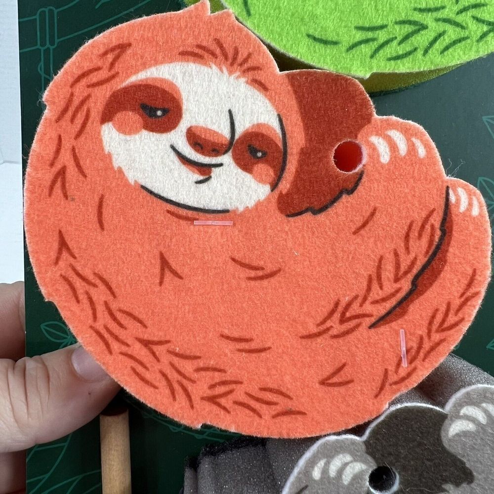 Kitchen Sponge Scrubbie Hanging Sloths 3 Pack With Holder - Picture 3 of 8